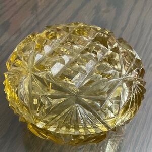 CUT GLASS YELLOW/AMBER VINTAGE TRINKET DISH JAR W/LID
